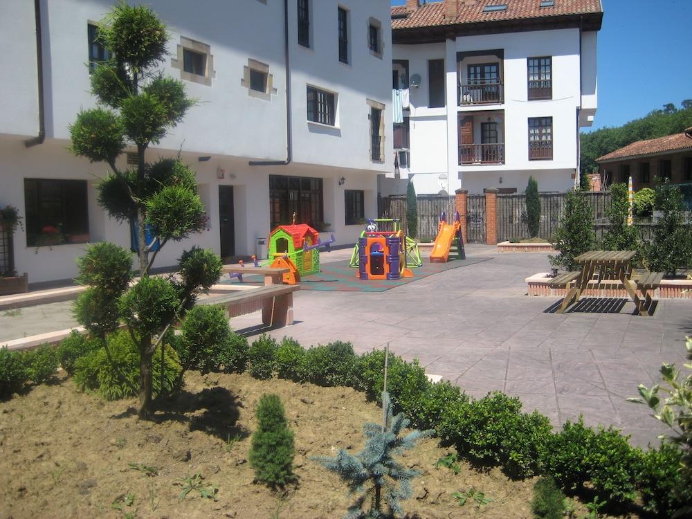 Apartamentos Capriccio Σαντιγιάνα ντελ Μαρ Εξωτερικό φωτογραφία