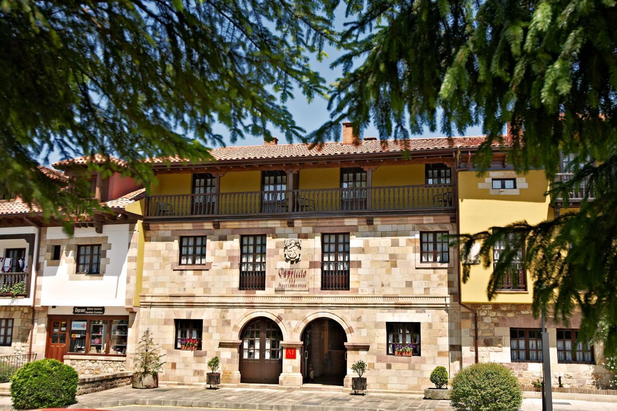 Apartamentos Capriccio Σαντιγιάνα ντελ Μαρ Εξωτερικό φωτογραφία