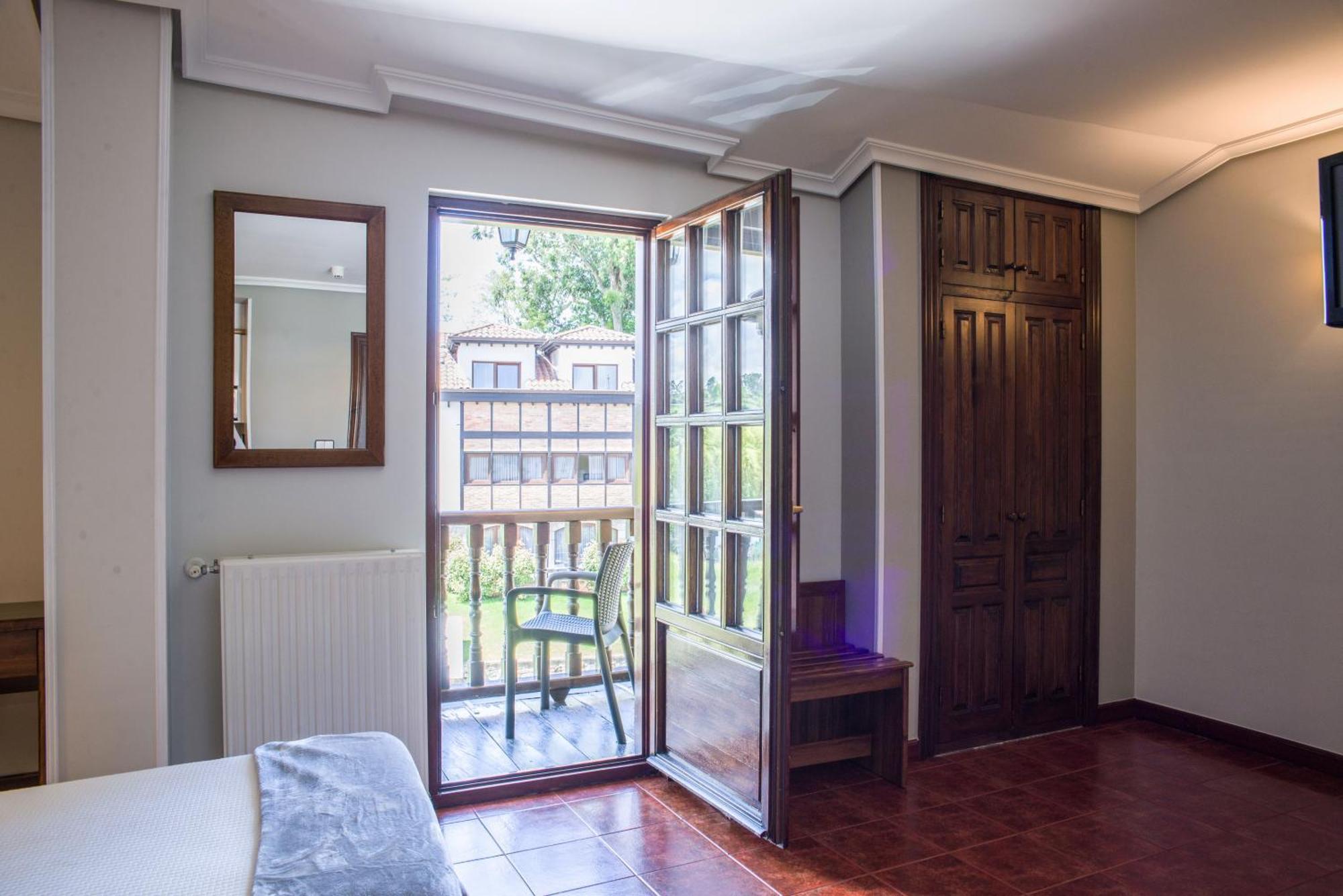 Apartamentos Capriccio Σαντιγιάνα ντελ Μαρ Εξωτερικό φωτογραφία