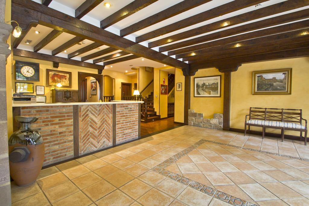 Apartamentos Capriccio Σαντιγιάνα ντελ Μαρ Εξωτερικό φωτογραφία